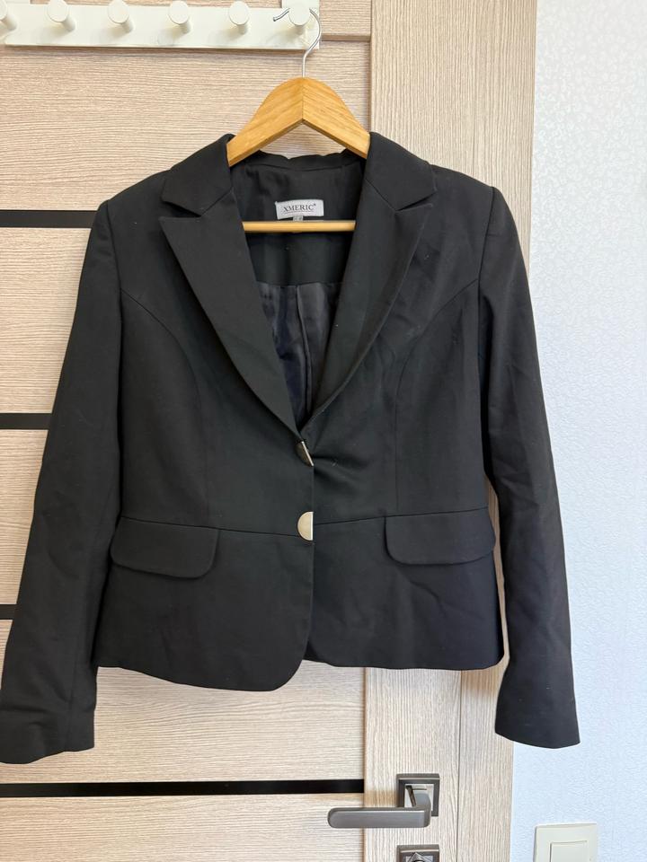 Черный костюм