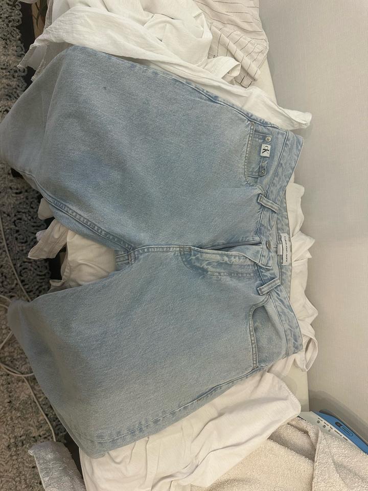 Светлые джинсы Calvin Klein