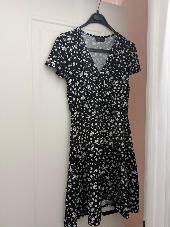 Платье короткое