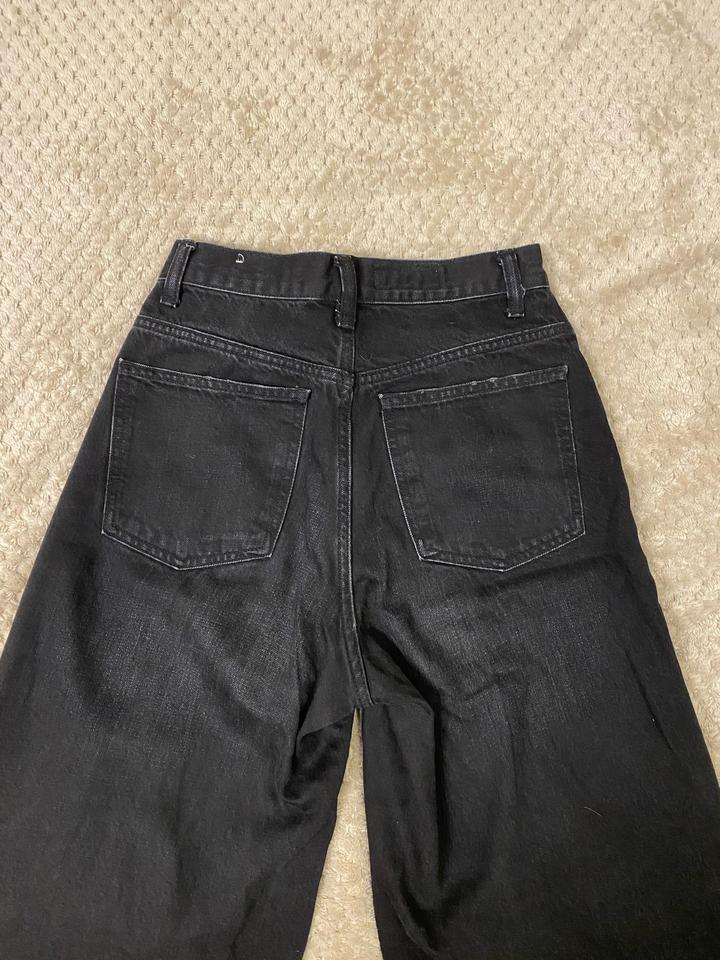 Черные джинсы Zara