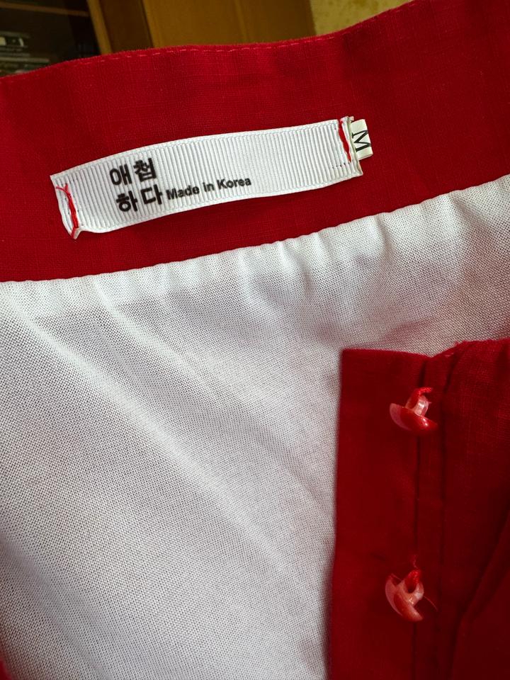 Красное платье изо льна