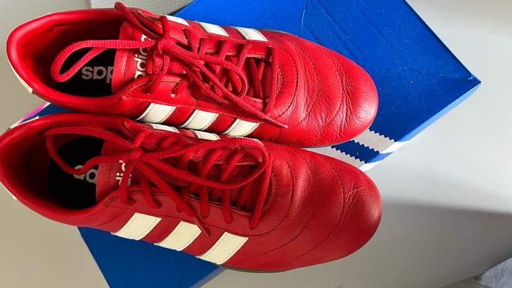 Кроссовки адидас