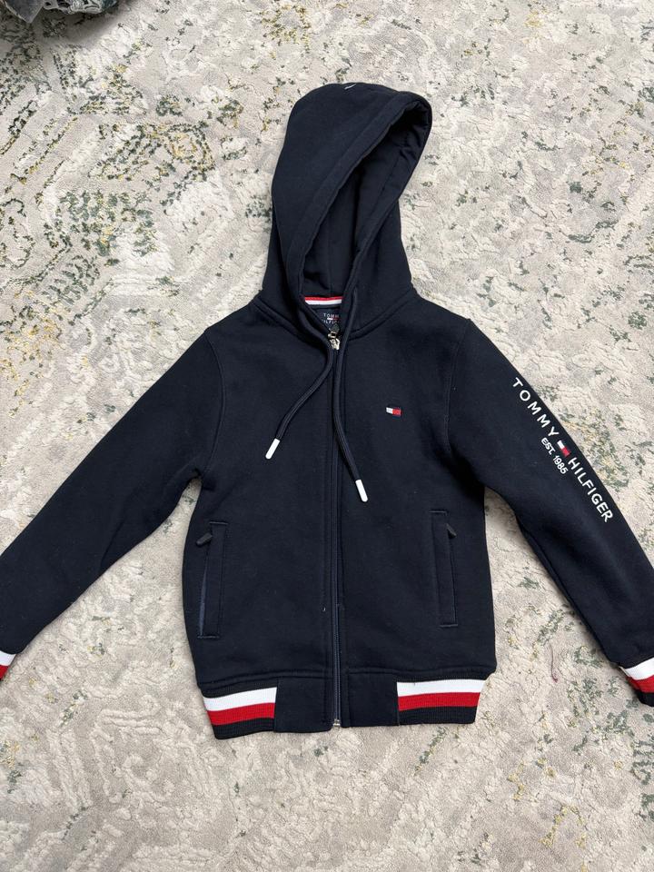 Толстовка от Tommy Hilfiger