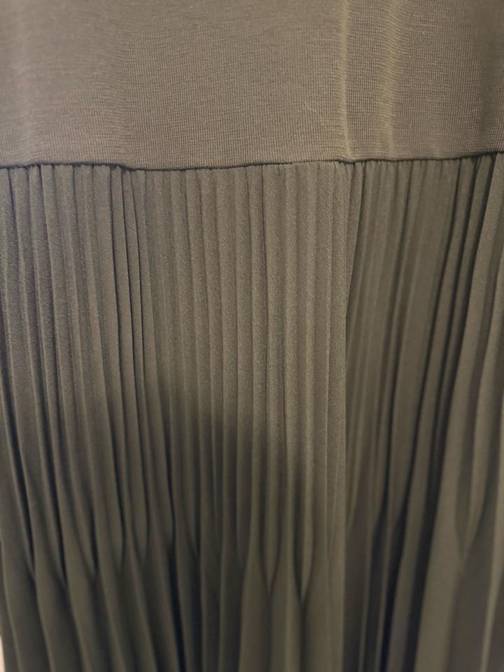 Классное платье от Uniqlo