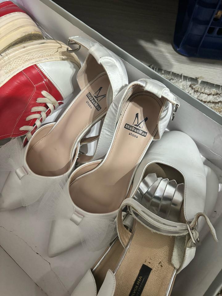 Белые туфли с бантиком