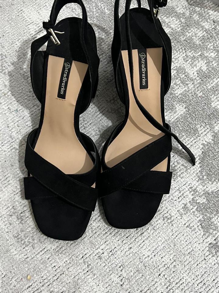 Босоножки Stradivarius