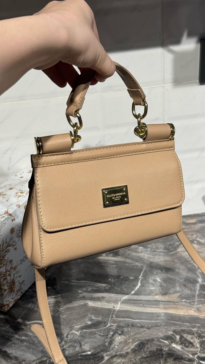Бежевая сумка под Dolce & Gabbana