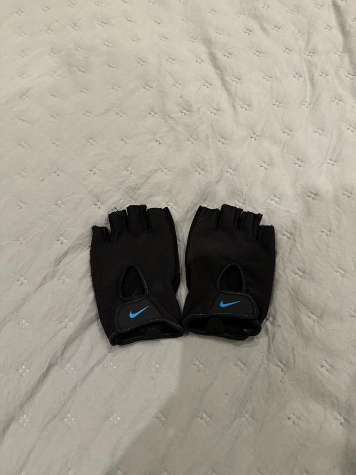 Nike спортивные перчатки