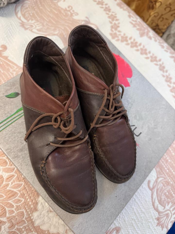 Кожаные ботинки