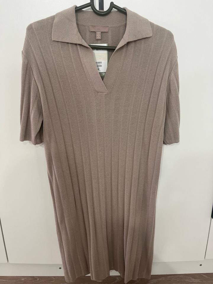 платья h&m бежевое