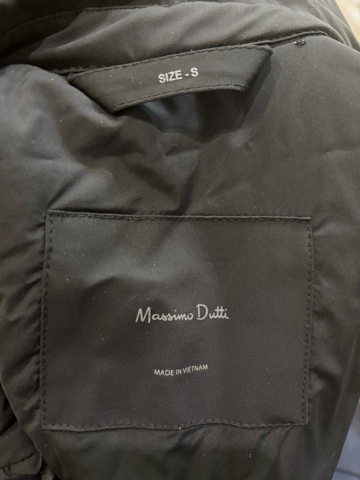 Продам мужскую ветровку Massimo Dutti