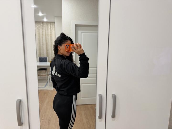 Adidas спортивный костюм новый