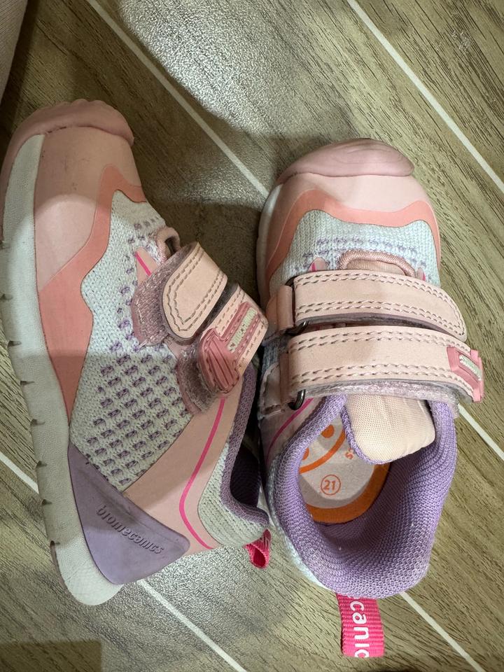 кроссовки Biomechanics