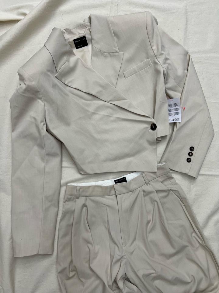 Костюм стильный женский новый