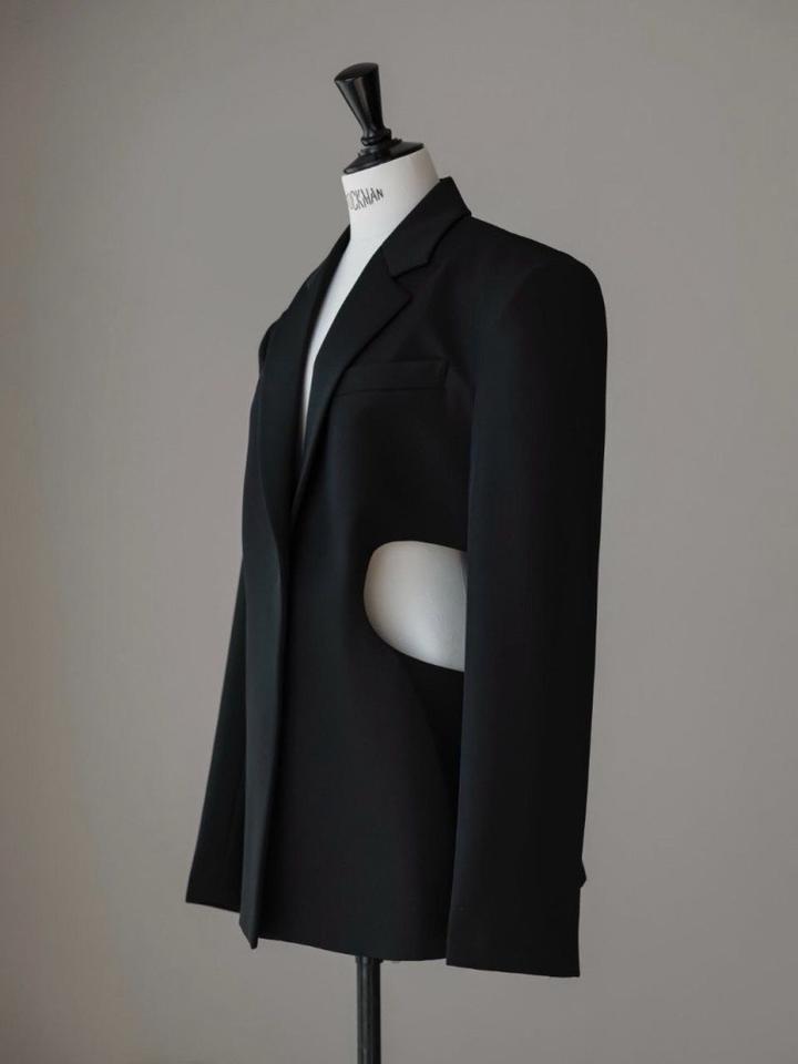 Черный пиджак с разрезами от Papermoon