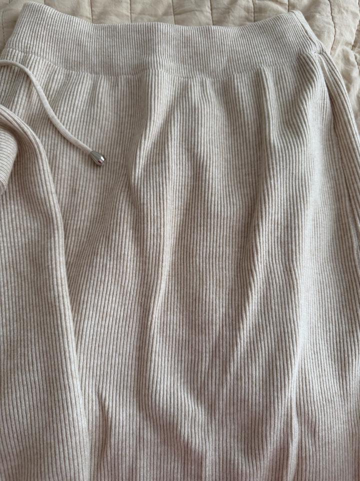 Бежевая двойка