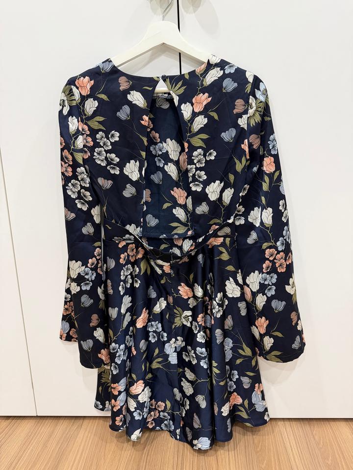 Платье с открытой спиной