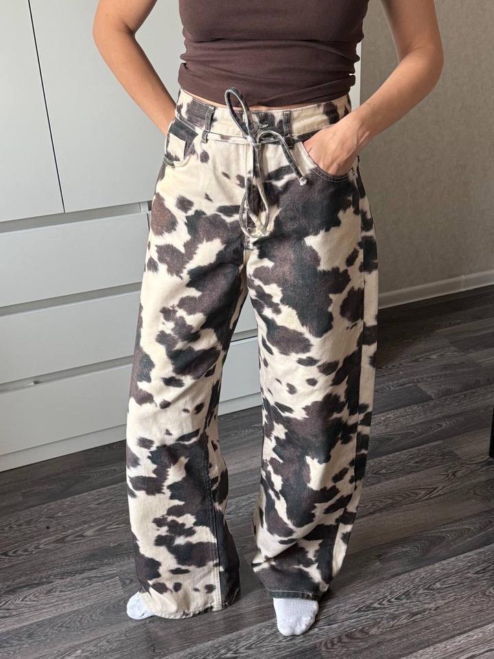 Джинсы с принтом