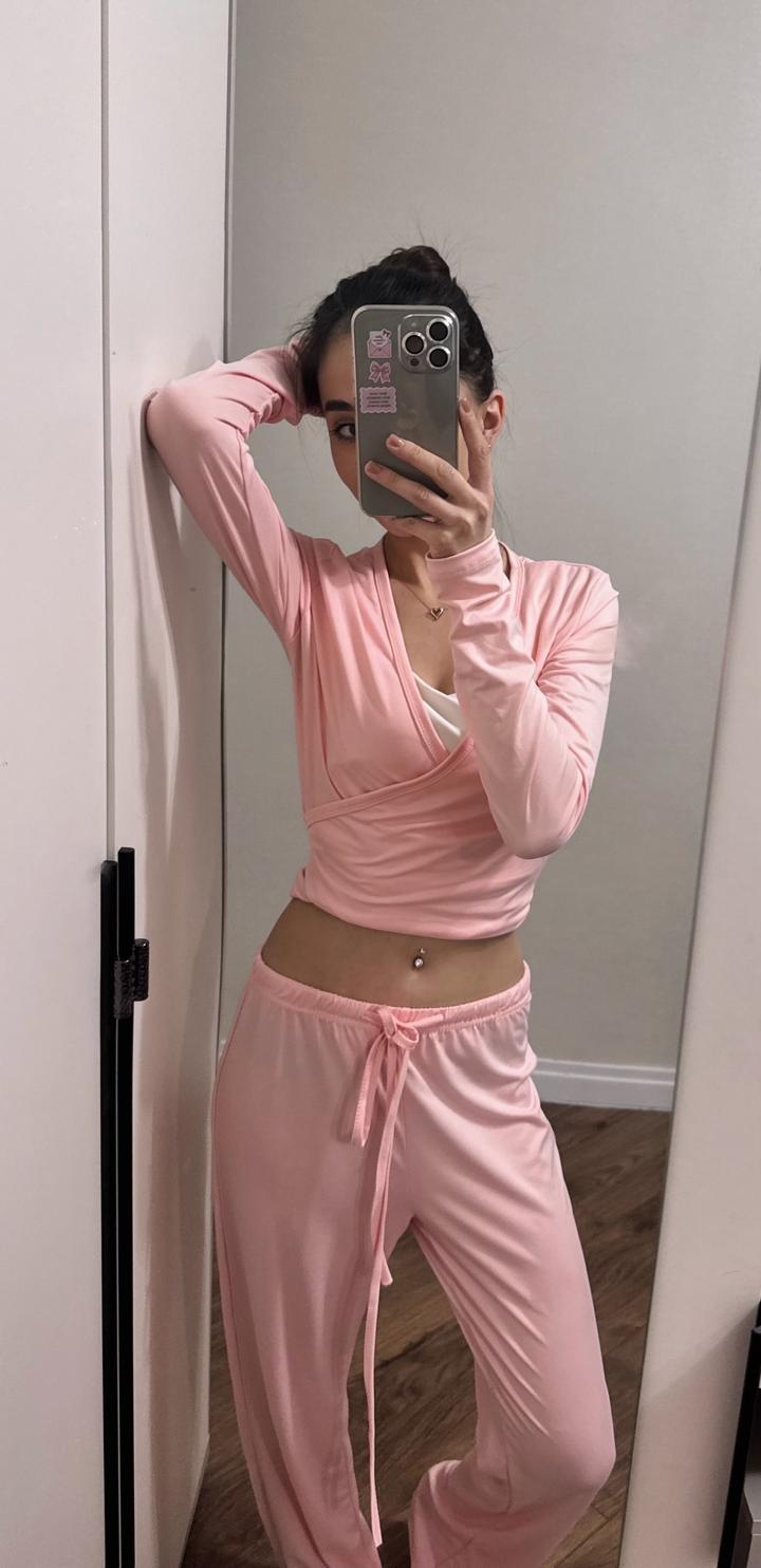 Нежно-розовая двойка