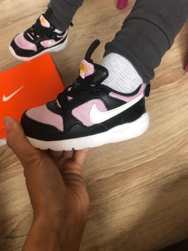 Кроссовки Nike