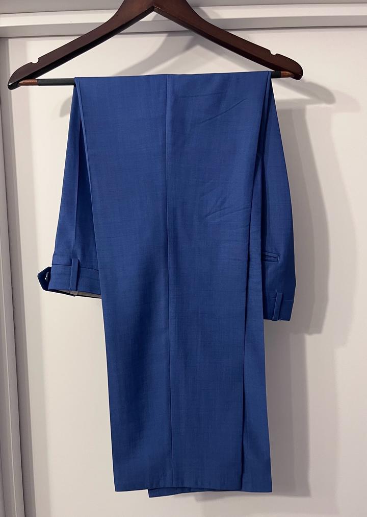 Продам костюм Canali