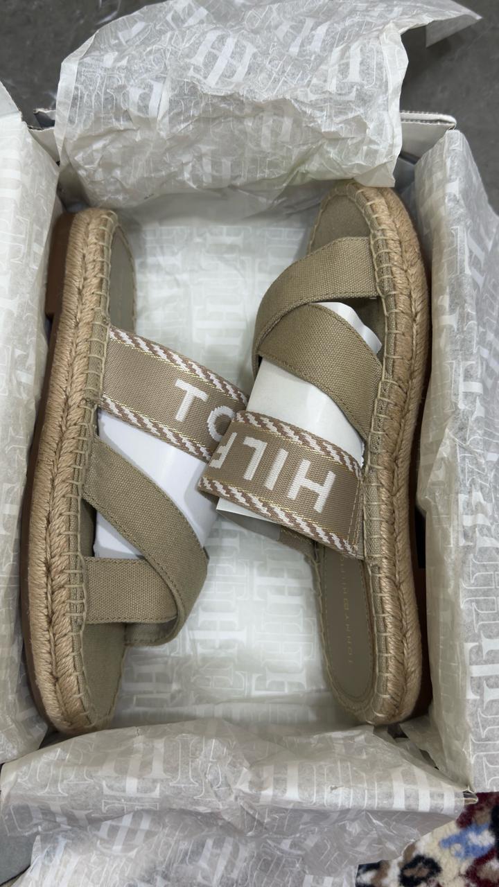 Шлепанцы Tommy Hilfiger Цвет: Бежевый