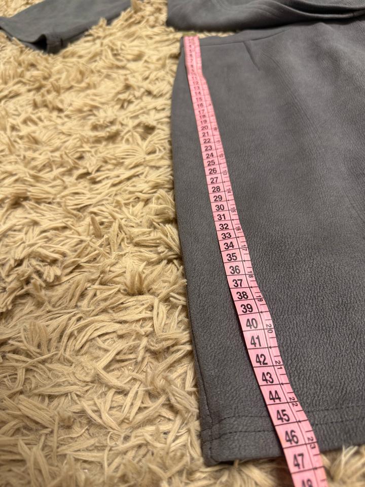 Офисный костюм двойка на девушку размера S-M