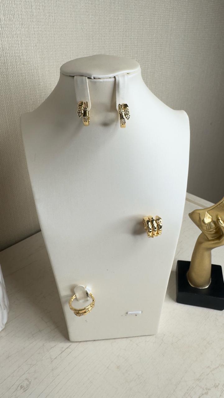 Комплект со змеиным дизайном 🐍