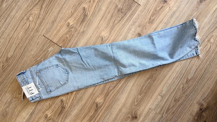 Джинсы Stradivarius