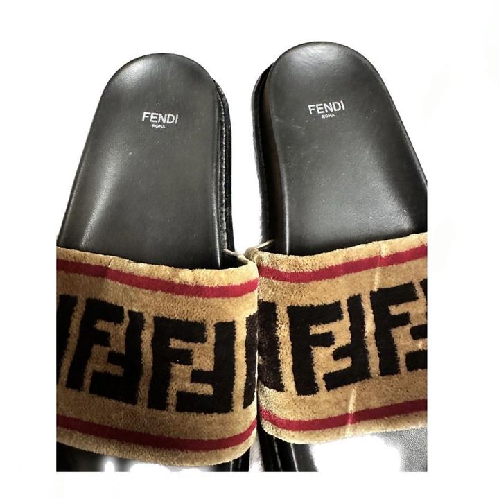 шлепанцы Fendi 39