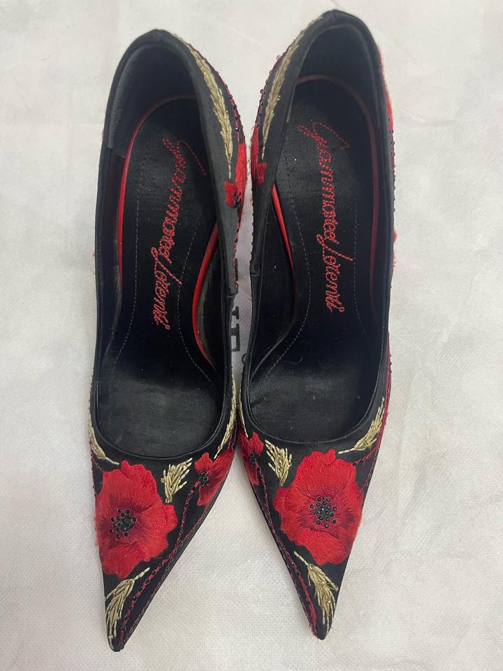 Туфли с вышивкой