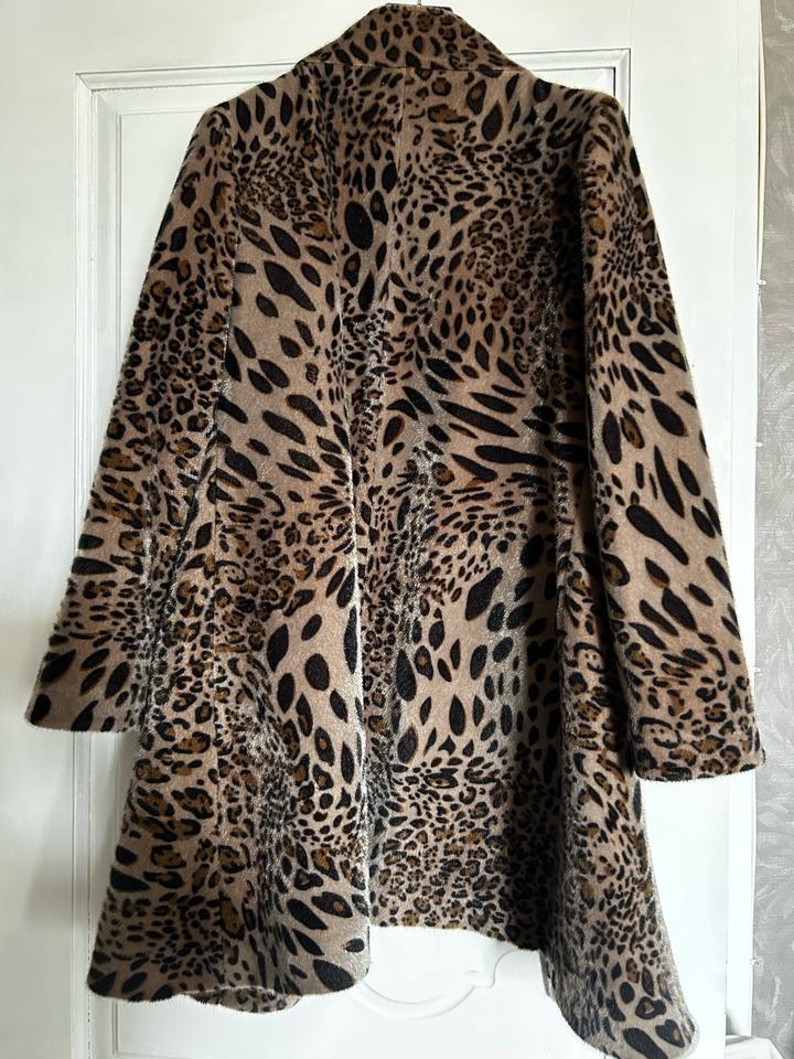 Пальто леопард