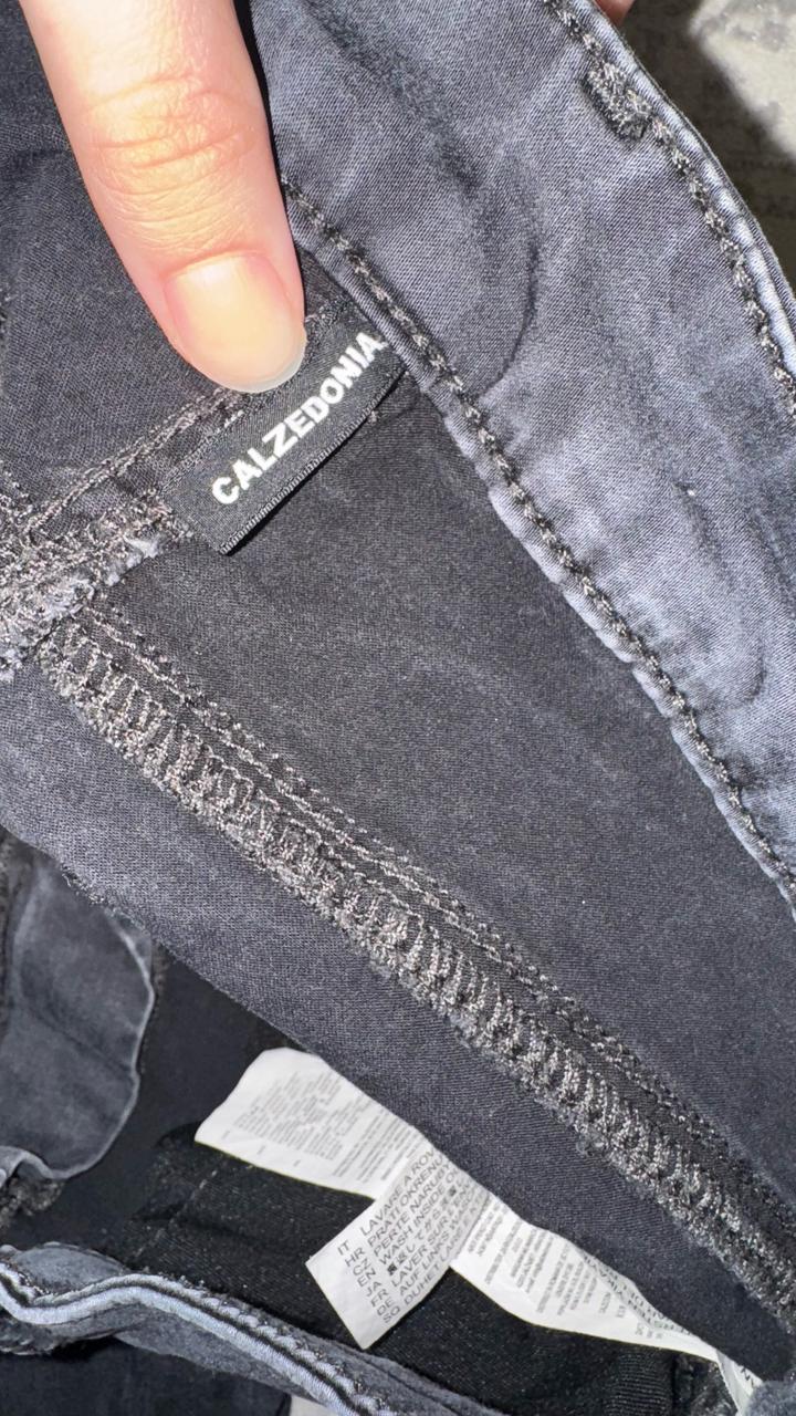 черно графитовые джинсы от Calzedonia