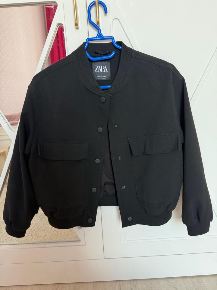 Бомбер на девочку Zara 9-10 лет