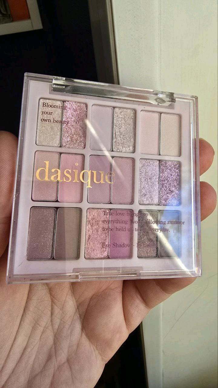 Dasique палитра теней д