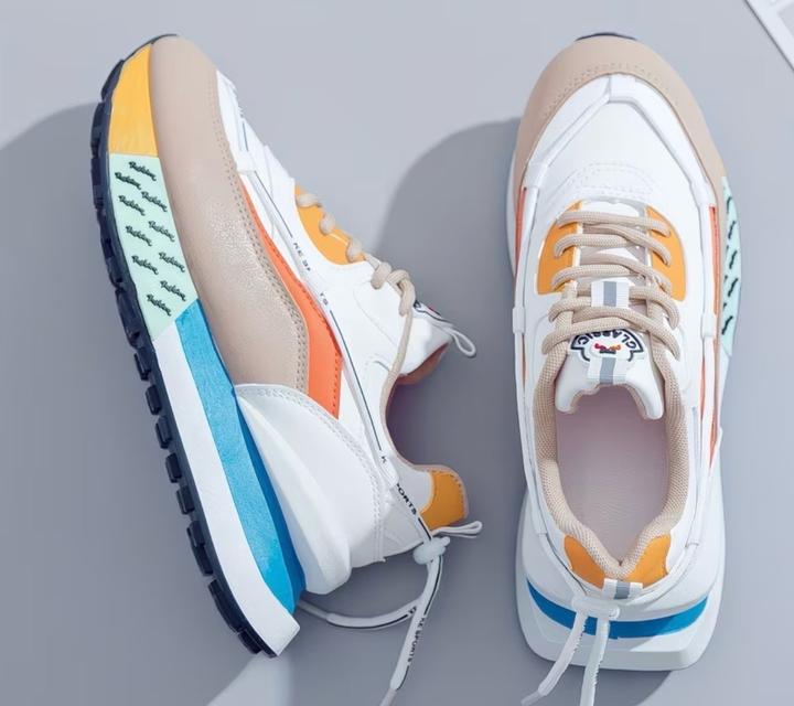 Женские кроссовки 40р