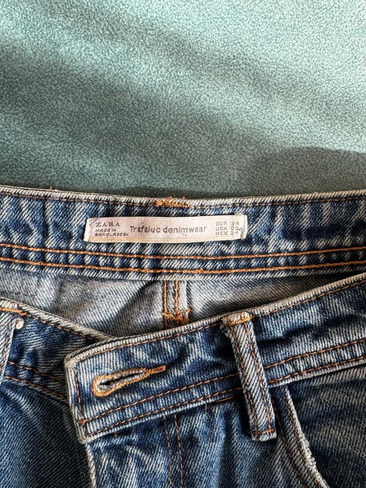 Джинсы Zara