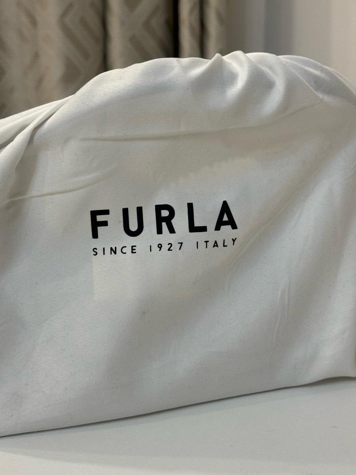 Продам: Новая сумка Furla 1927 S Shoulder Bag Soft (Оригинал)