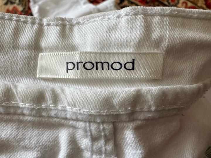 Джинсы белые Promod