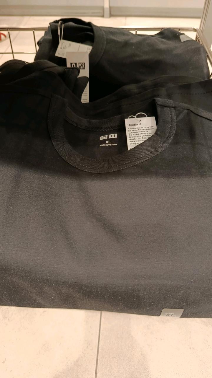 Новые базовые футболки от Uniqlo