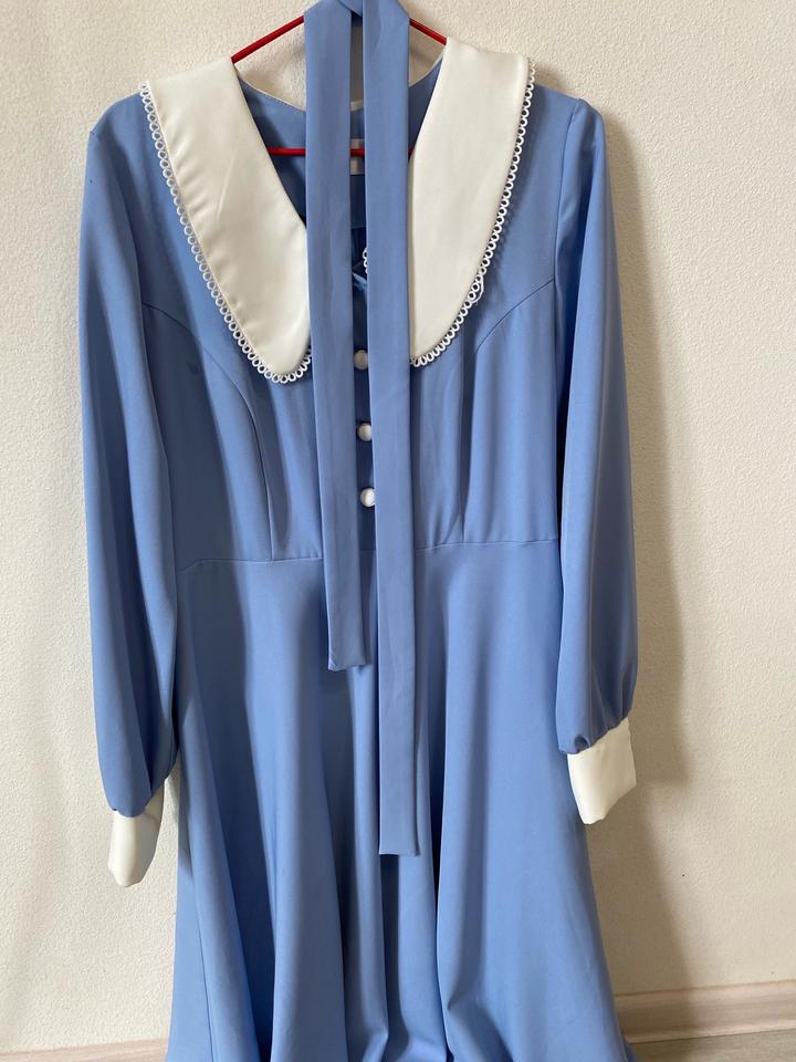 Синяя платье