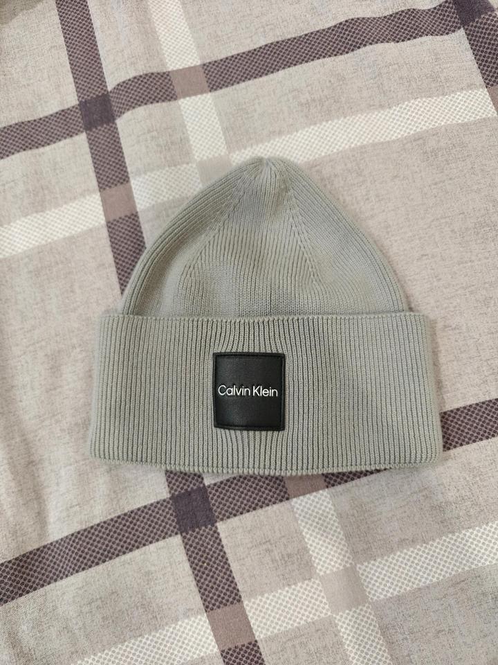 Шапка Calvin Klein