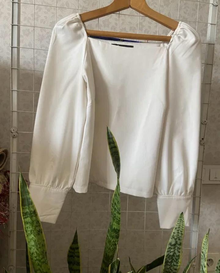 Блузка белая