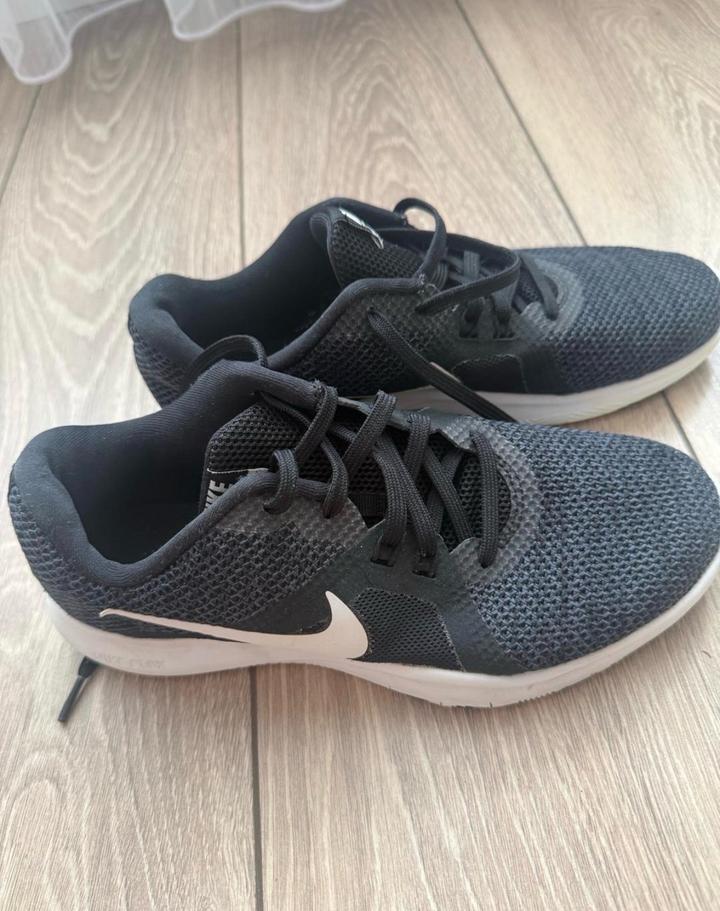 Кроссовки Nike