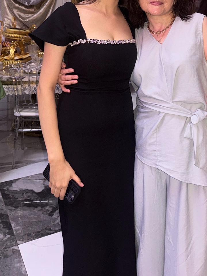 Шикарное вечернее платье