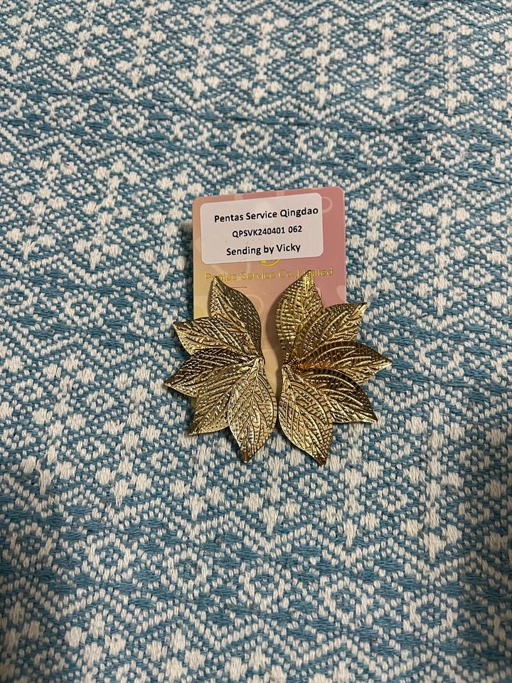 5 пар серёжек всего за 5000 тг ✨Отдаю комплектом.