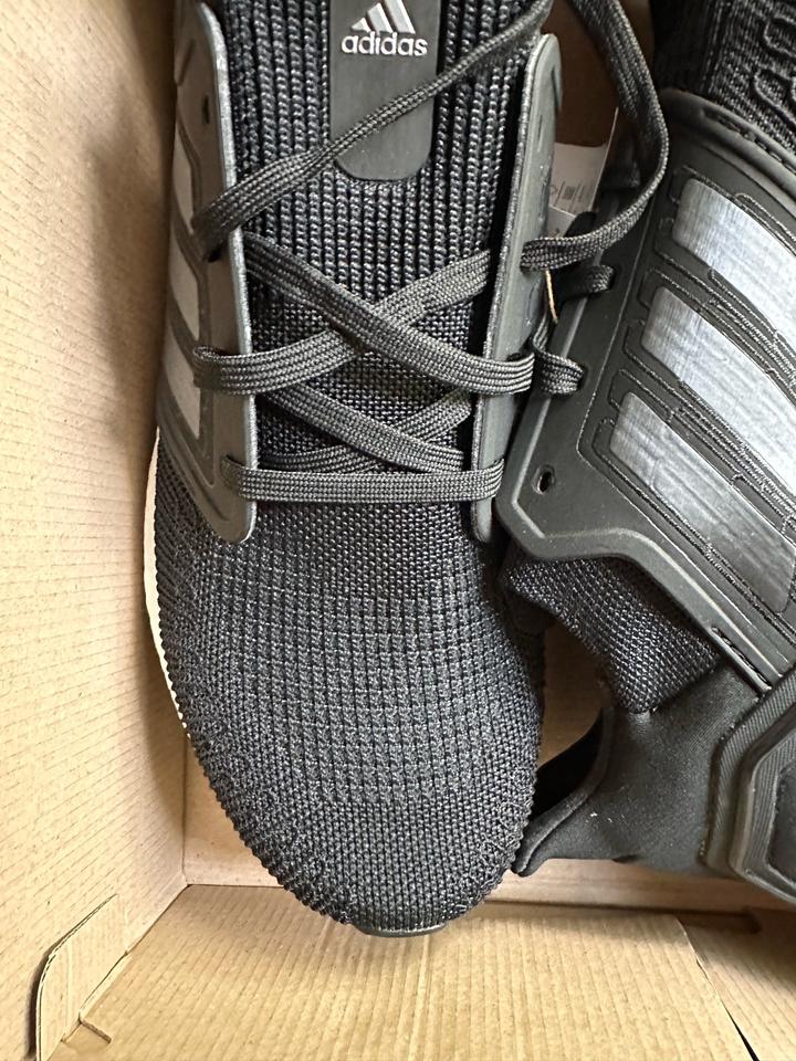 Кроссовки adidas Ultraboost 20