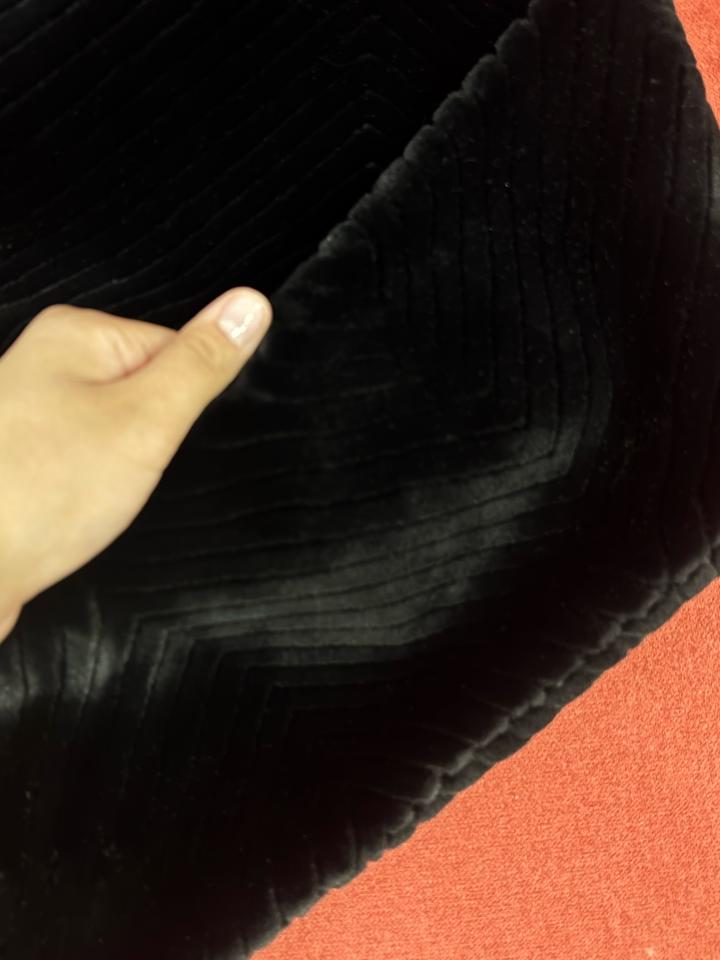 Черный шарф