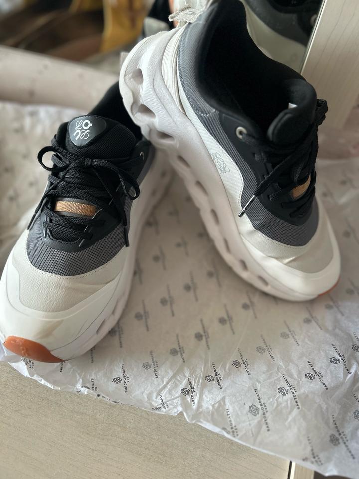 LOEWE OC