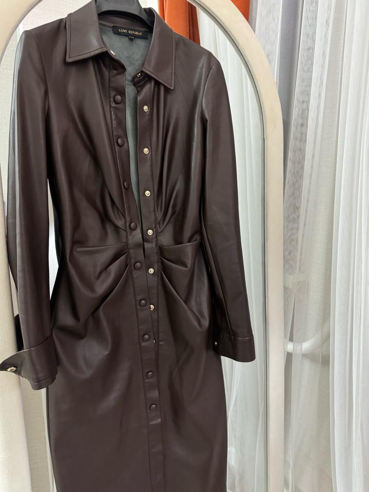 Платье кожаное